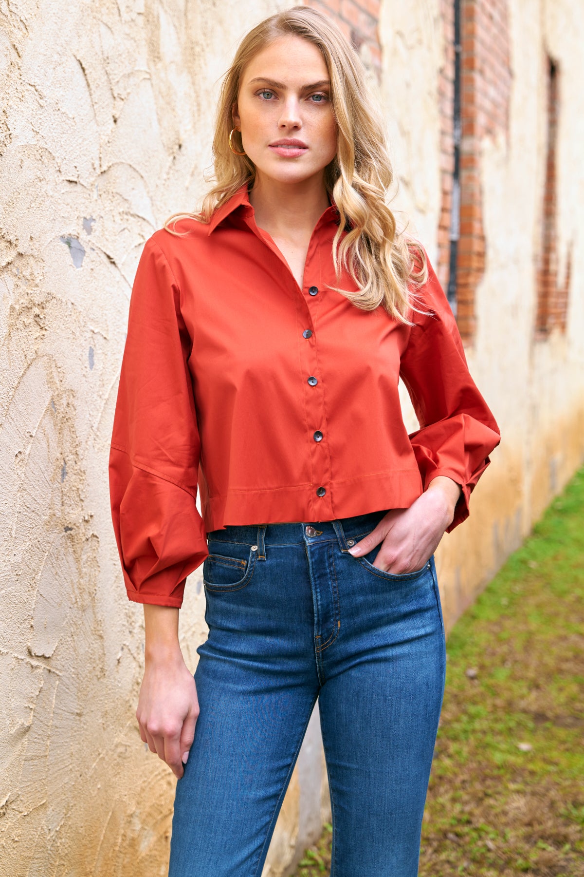 Emmy, Pleated Cuff Cropped Poplin Shirt, Cinnamon Silky Poplin