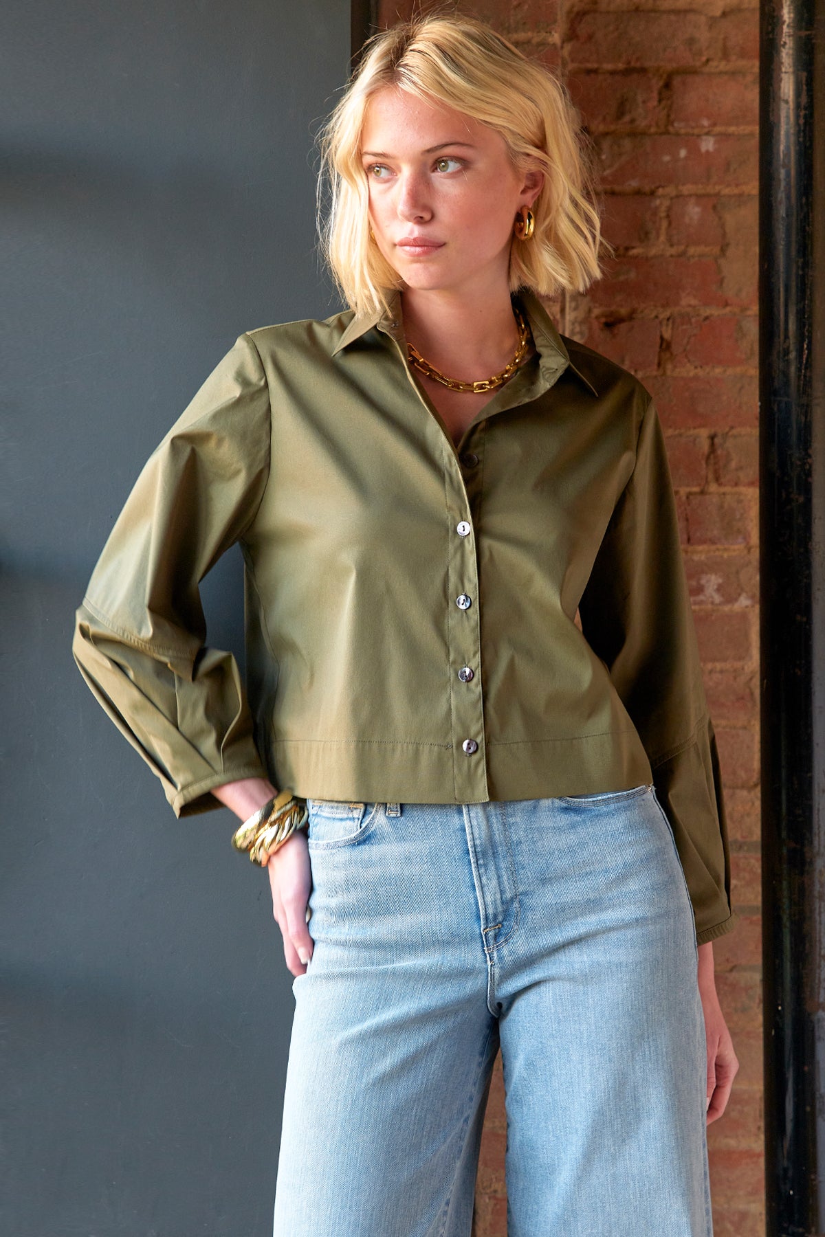 Emmy, Pleated Cuff Cropped Poplin Shirt, Olive Silky Poplin
